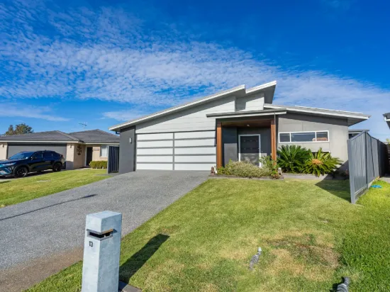 13 Tropicbird Crescent, Old Bar, NSW 2430