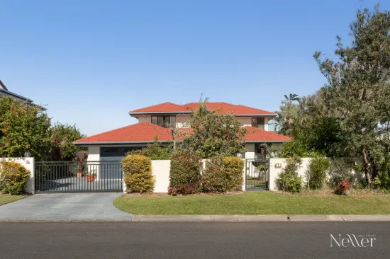 13 Wavecrest Drive, Castaways Beach, Qld 4567