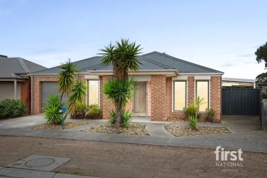 13 Weavers Street, Manor Lakes, Vic 3024