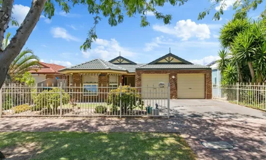13 Wickham Crescent, Oakden, SA 5086