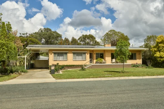 13 Wright Street, Heathcote, Vic 3523