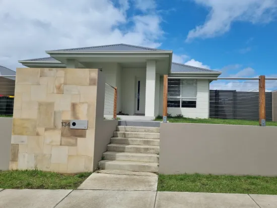 134 Triton Boulevard, North Rothbury, NSW 2335