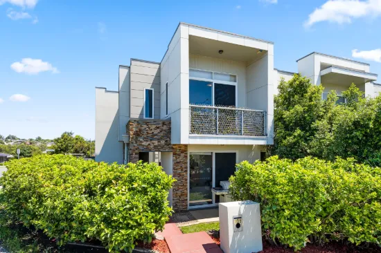 135 Liz Kernohan Drive, Elderslie, NSW 2570