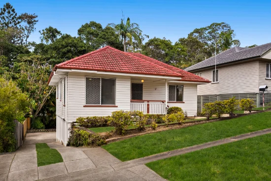 135 The Promenade, Camp Hill, Qld 4152