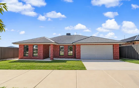 136 Mulgara Drive, Thurgoona, NSW 2640