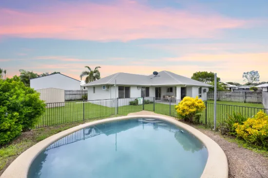 137 Daintree Drive, Bushland Beach, Qld 4818