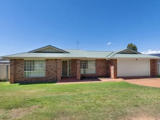 137 Ogilvie Road, Warwick, Qld 4370