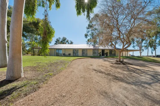 138 Castle Crossing Road, Nangiloc, Vic 3494