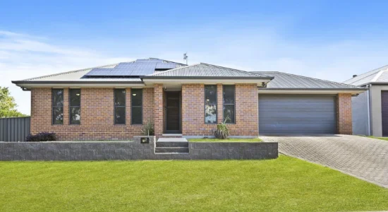13A Myrtle Crescent, Aberglasslyn, NSW 2320