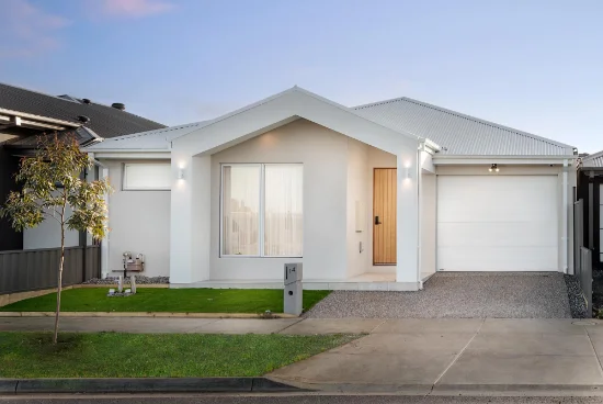 14 Adriana Street, Mickleham, Vic 3064 - Sold
