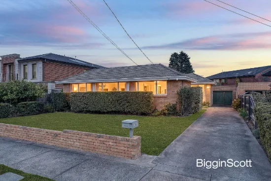 14 Amber Grove, Mount Waverley, Vic 3149 - For Rent