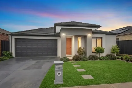 14 Antonio Drive, Melton South, Vic 3338