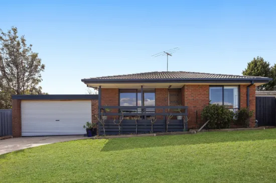14 Arthur Phillip Drive, Endeavour Hills, Vic 3802
