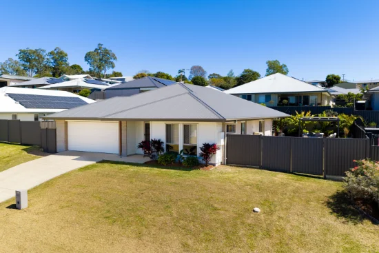 14 Balmoral Crescent, Southside, Qld 4570