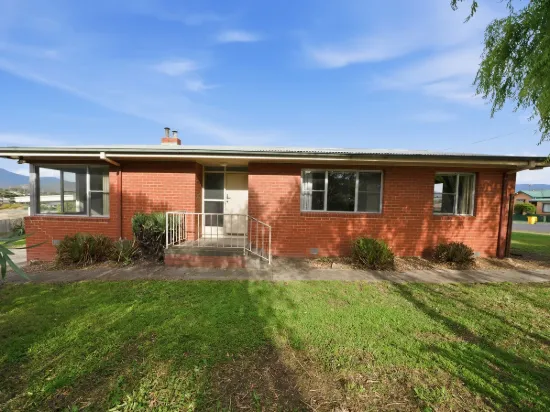 14 Bathurst Street, New Norfolk, Tas 7140