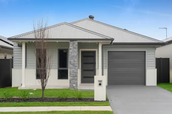 14 Campion Way, Spring Farm, NSW 2570