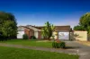 14 Clarendon Drive, Melton South, Vic 3338
