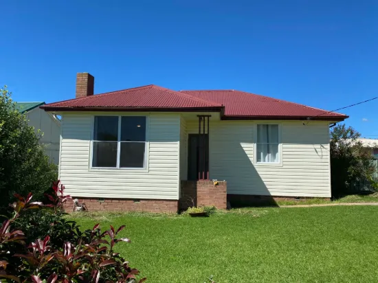 14 Darcy Crescent, Goulburn NSW 2580-Image