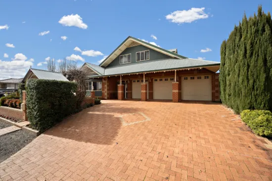 14 Douglas Waterhouse Drive, Dunlop, ACT 2615