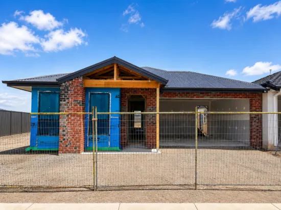 14 Duke Drive, Strathtulloh, Vic 3338