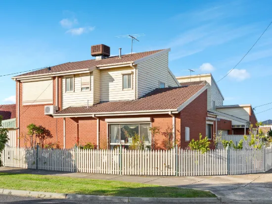14 Harry Street, Maidstone, Vic 3012