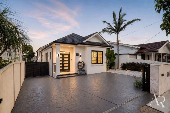 14 Hillview Street, Roselands, NSW 2196