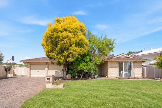 14 Leiden Place, Forrestfield, WA 6058
