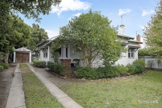 14 Moore Street, Colac, Vic 3250
