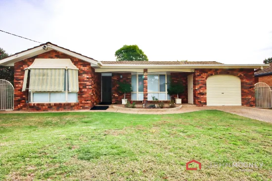 14 Nicholi Crescent, Lake Albert, NSW 2650