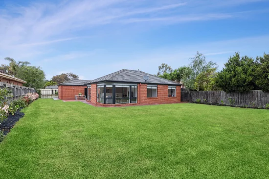 14 Orchardview Grove, Sunbury, Vic 3429 - For Rent
