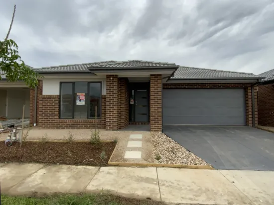 14 Plimsoll Street, Mickleham, Vic 3064