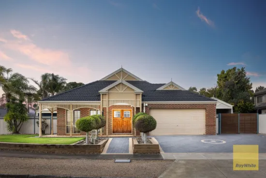 14 Reg Chalke Crescent, Cairnlea VIC 3023-Image