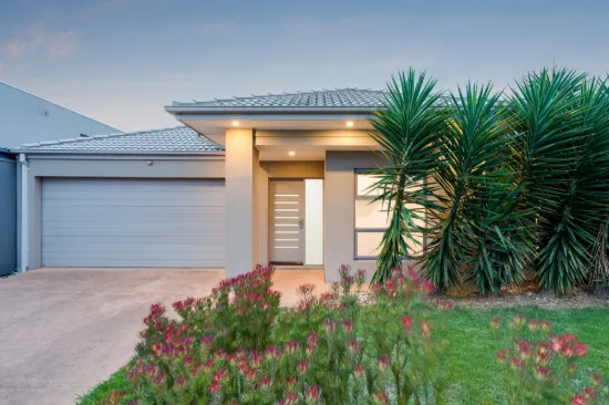 14 Sovereign Drive, Mount Duneed, Vic 3217