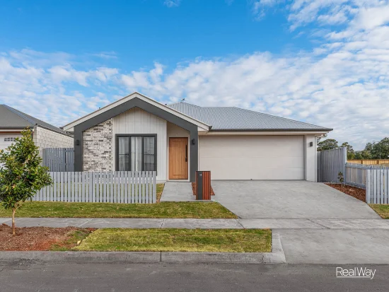 14 Turton Circuit, Highfields, Qld 4352