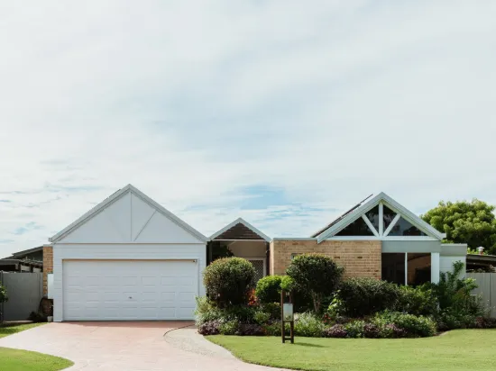 14 Village Avenue, Bongaree, Qld 4507