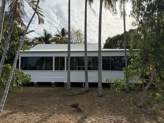 14 Warboys Street, Nelly Bay, Qld 4819