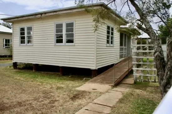 140 Kent Street, Oakey, Qld 4401
