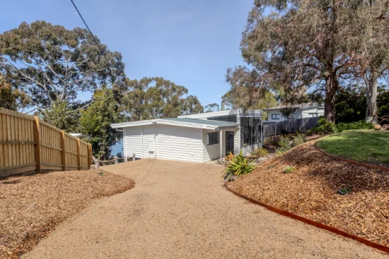 145 Newlands Drive, Paynesville, Vic 3880