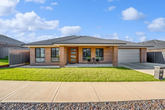 146 Hillford Circuit, Thurgoona, NSW 2640