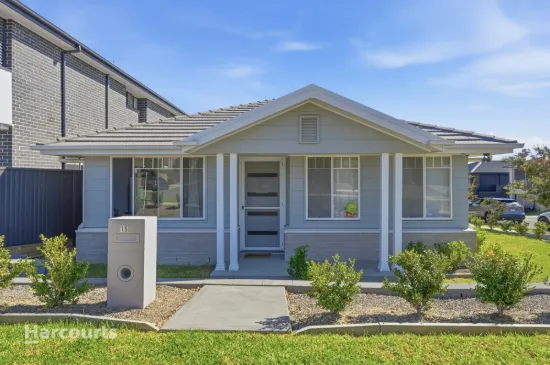 15 & 15A Rosslyn Drive, Claymore, NSW 2559