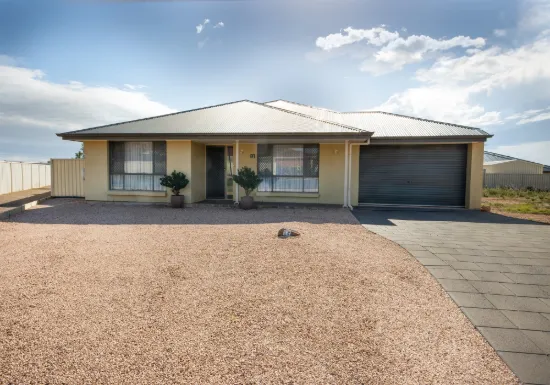 15 Albatross Street, Wallaroo, SA 5556