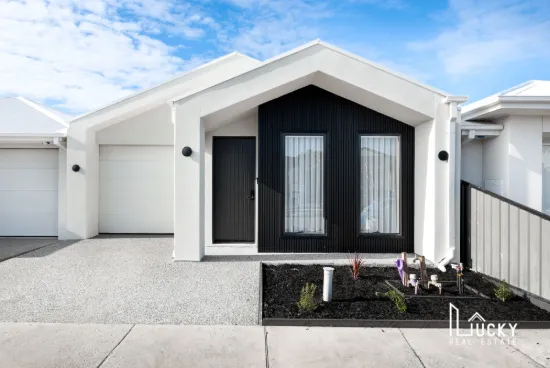 15 Aquamarine drive, Mickleham, Vic 3064