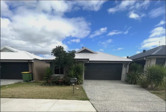 15 Barnyard Drive, Park Ridge, Qld 4125