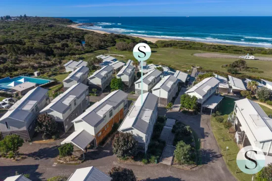 15 Beachside Drive, Caves Beach, NSW 2281