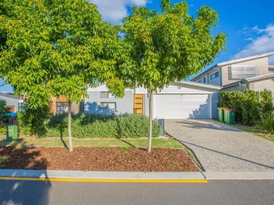 15 Beacon Lane, Hope Island QLD 4212-Image