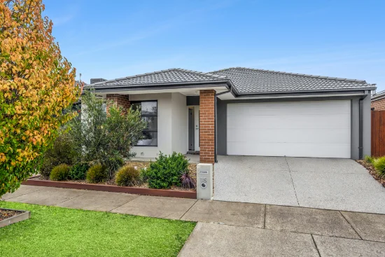 15 Beaumont Avenue, Charlemont, Vic 3217