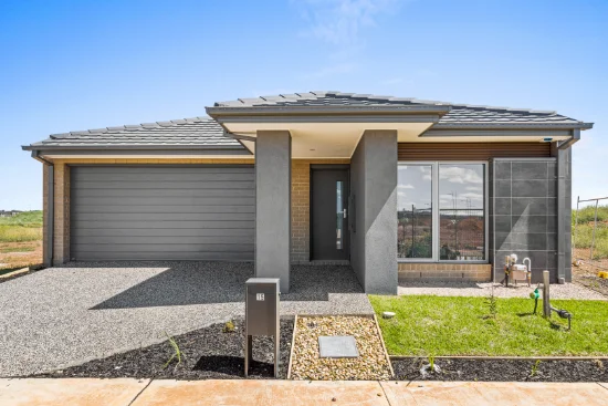 15 Candytuft Avenue, Thornhill Park, Vic 3335