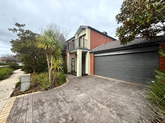 15 Central Parkway, Caroline Springs, Vic 3023