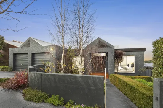 15 Chancellor Place, Highton, Vic 3216