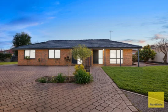 15 Chaucer Close, Delahey, Vic 3037